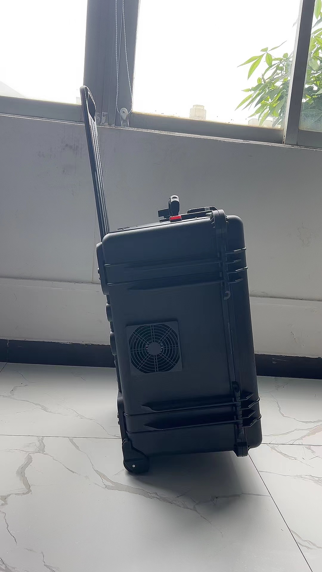 什邡手拉箱型移动通信干扰器